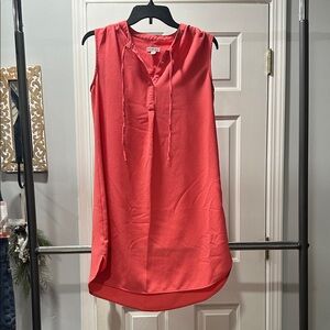 Sleeveless Coral dress with Tie Neck